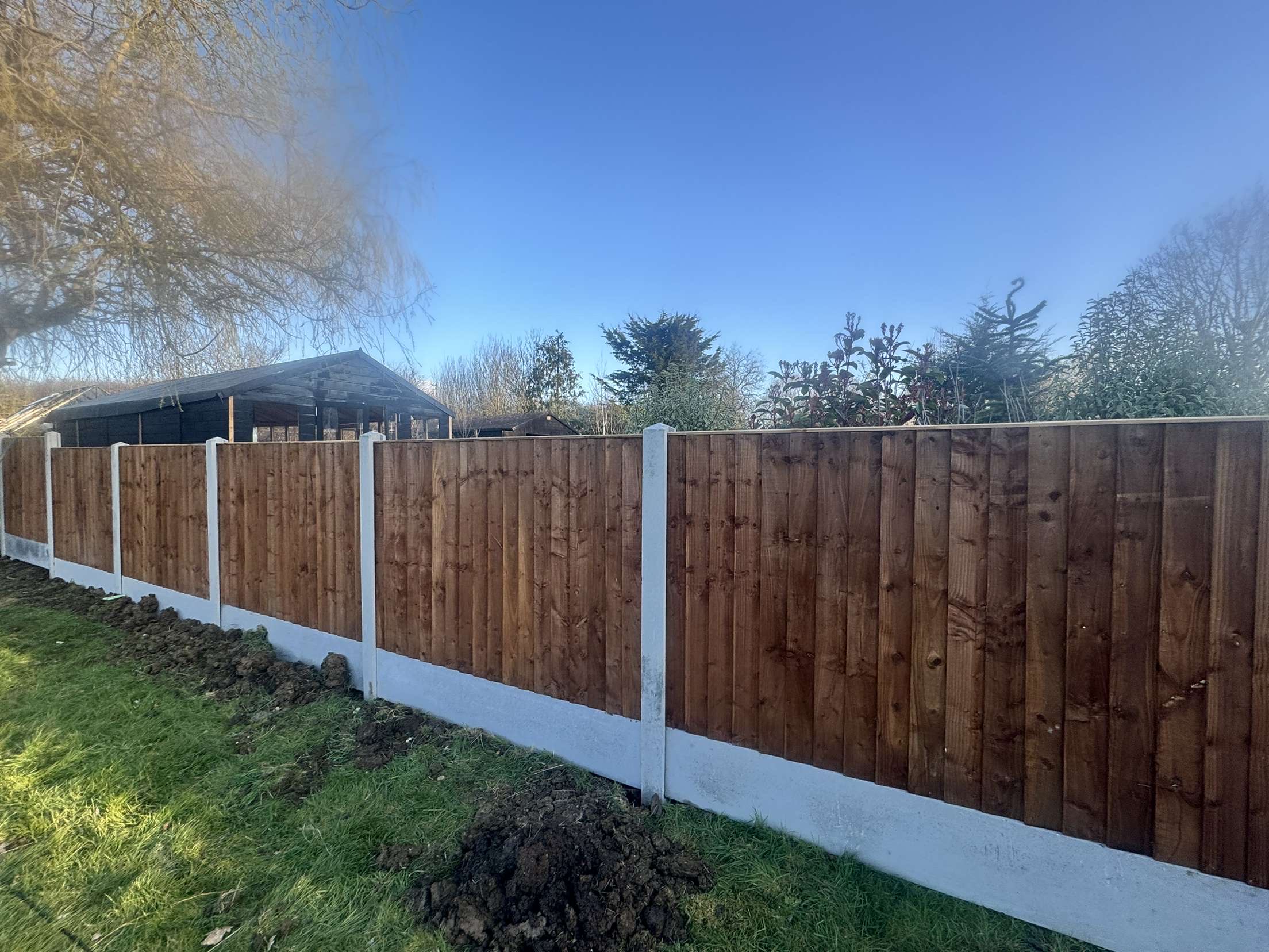 closdeboard fencing