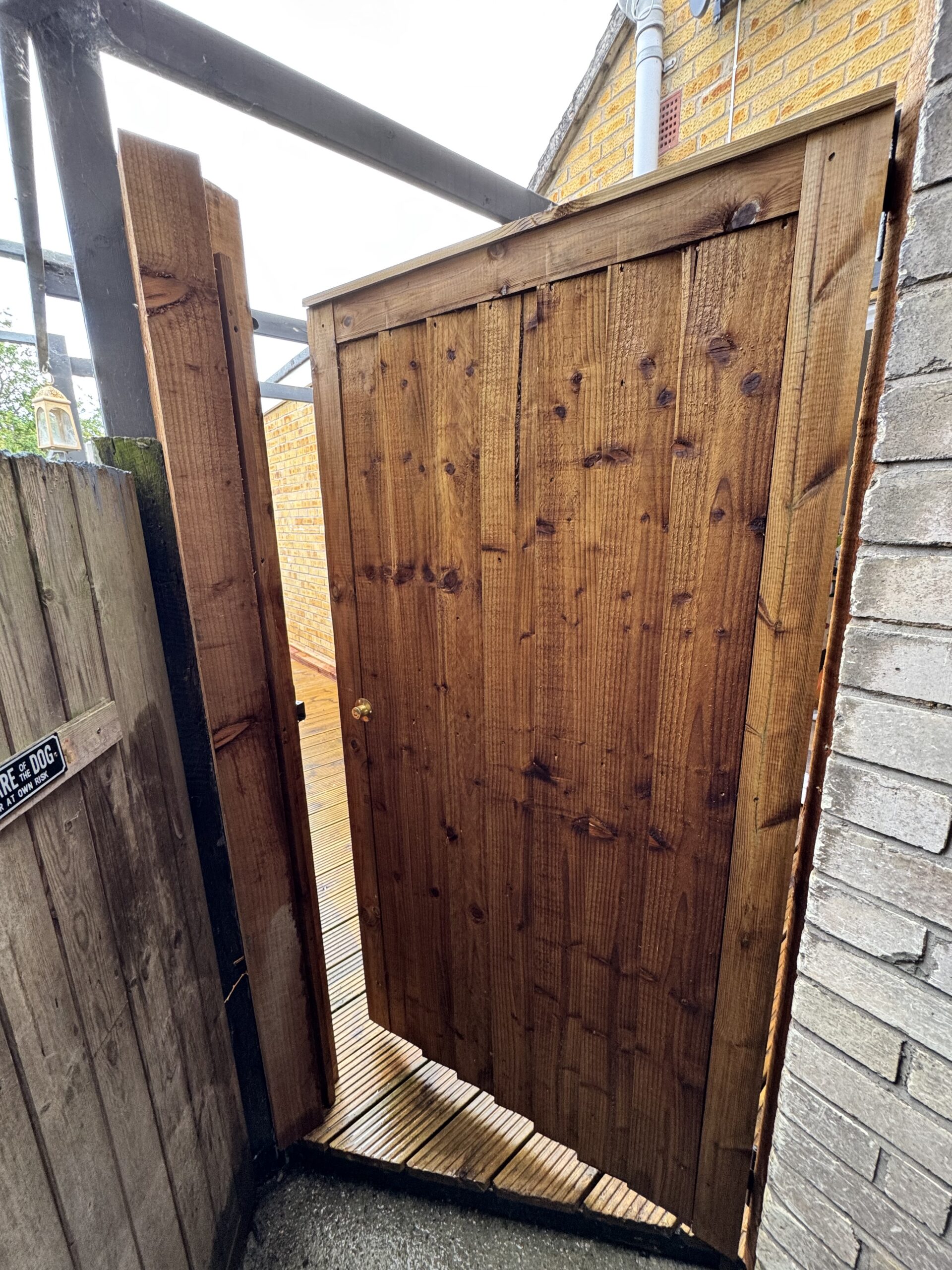 Wooden fencing installation